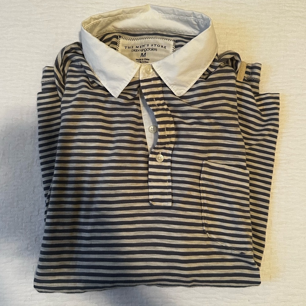 Mens M Bloomingdale’s long sleeve striped shirt.